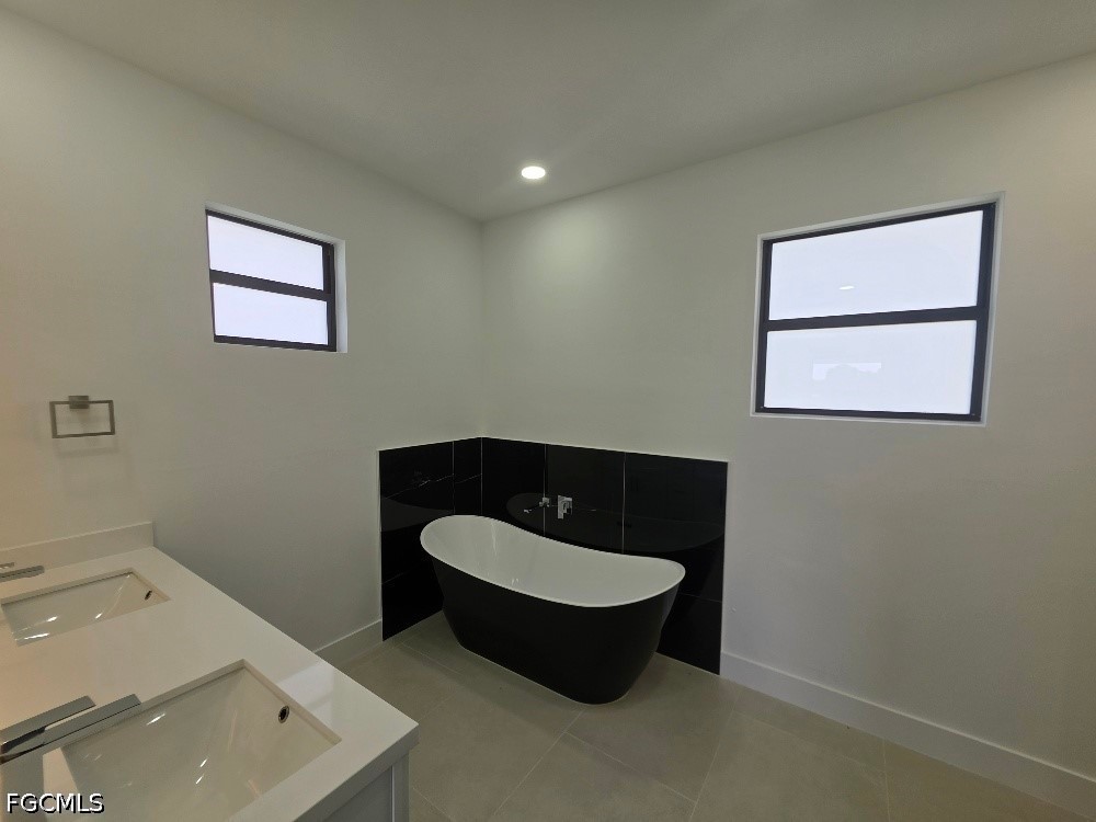 3 Bed SingleFamilyResidence for Sale in Lehigh Acres, photo 15
