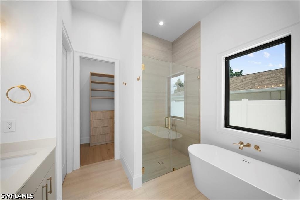 4 Bed Pool Home for Sale in Naples Park, photo 15
