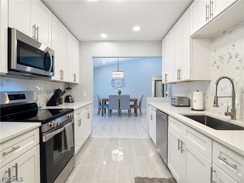 3 Bed Pool Home for Sale in Golden Gate Estates, photo 15