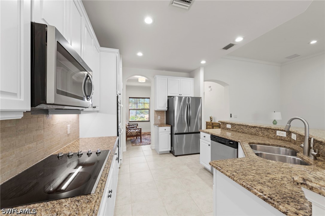 3 Bed Pool Home for Sale in Villa Capri, photo 15