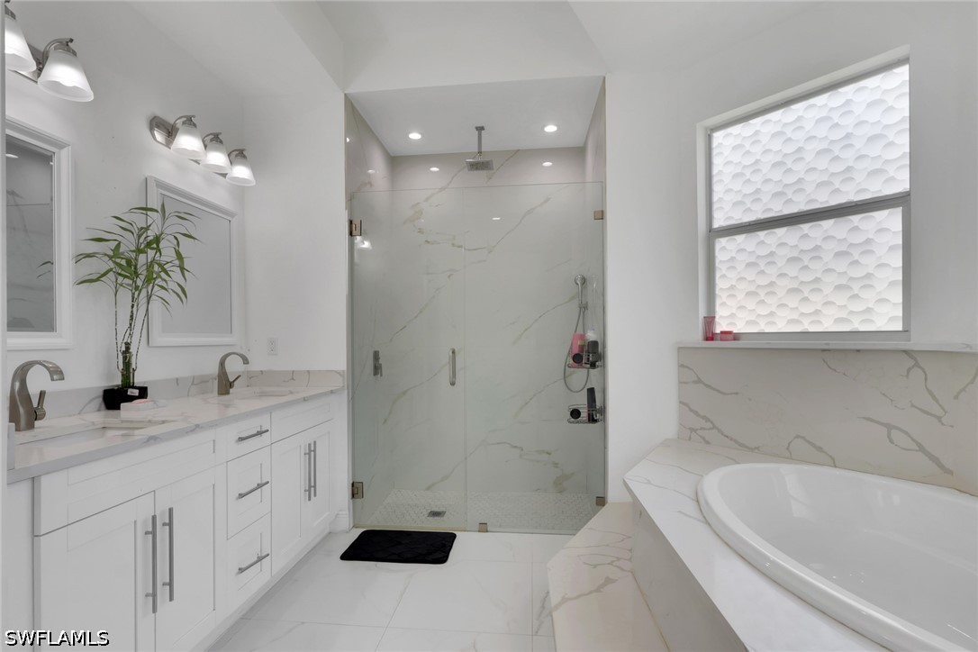 3 Bed SingleFamilyResidence for Sale in Naples, photo 15