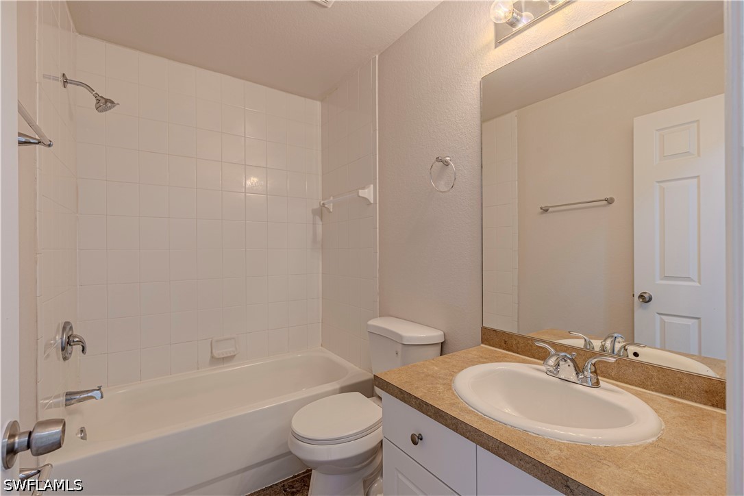 3 Bed SingleFamilyResidence for Sale in Lehigh Acres, photo 15