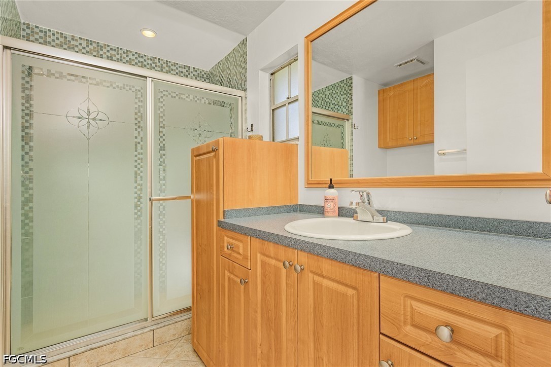 3 Bed Pool Home for Sale in Cape Coral, photo 15