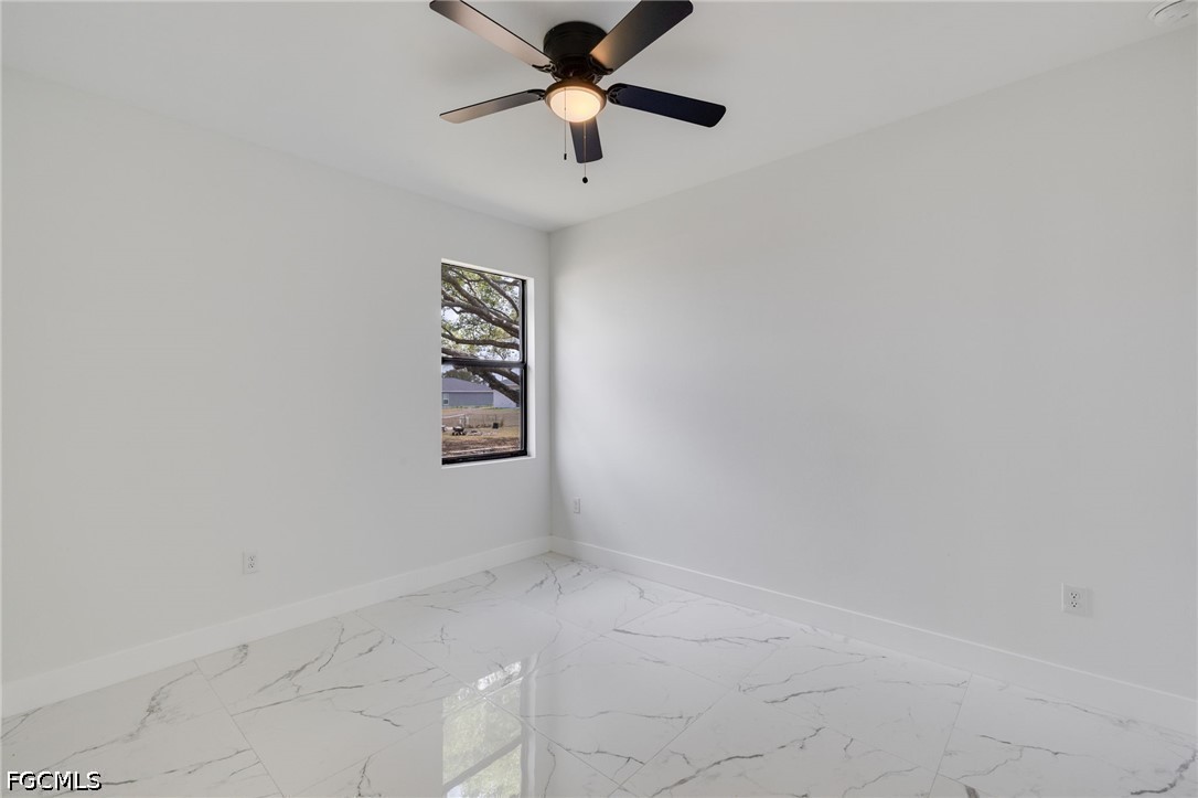 3 Bed SingleFamilyResidence for Sale in Lehigh Acres, photo 15