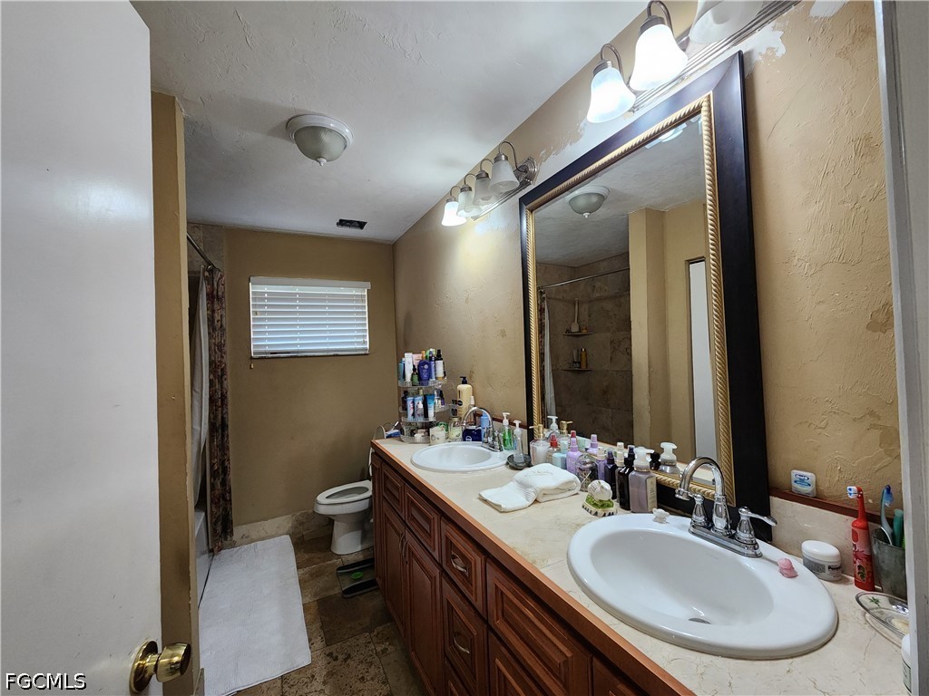 3 Bed SingleFamilyResidence for Sale in Naples, photo 15