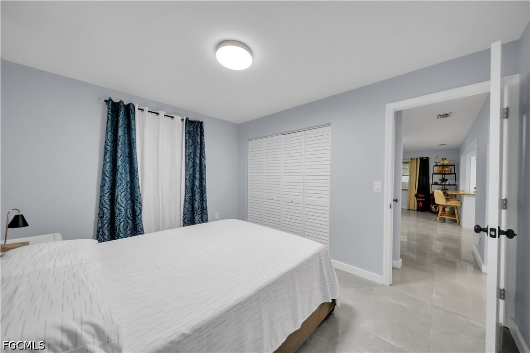 2 Bed SingleFamilyResidence for Sale in North Fort Myers, photo 15