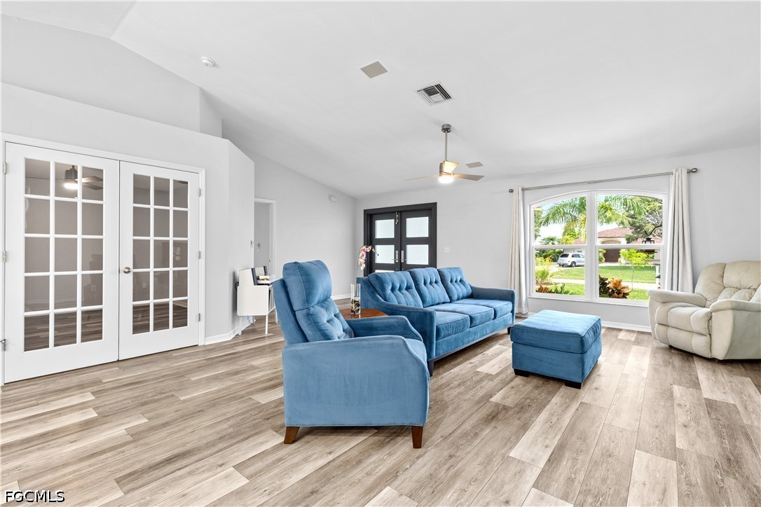 3 Bed SingleFamilyResidence for Sale in Cape Coral, photo 15