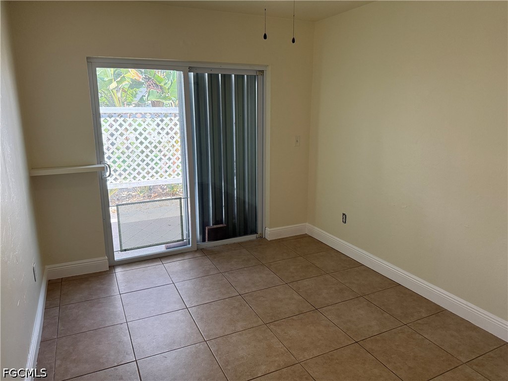 3 Bed Duplex for Sale in Cape Coral, photo 15