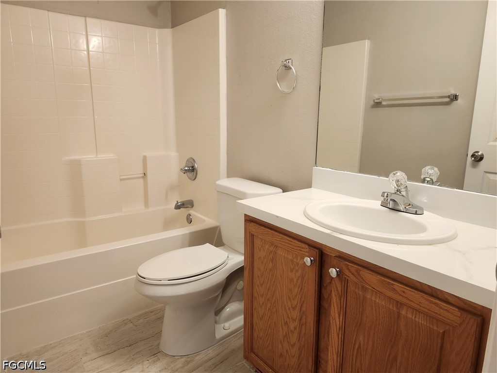 4 Bed SingleFamilyResidence for Sale in Cape Coral, photo 15