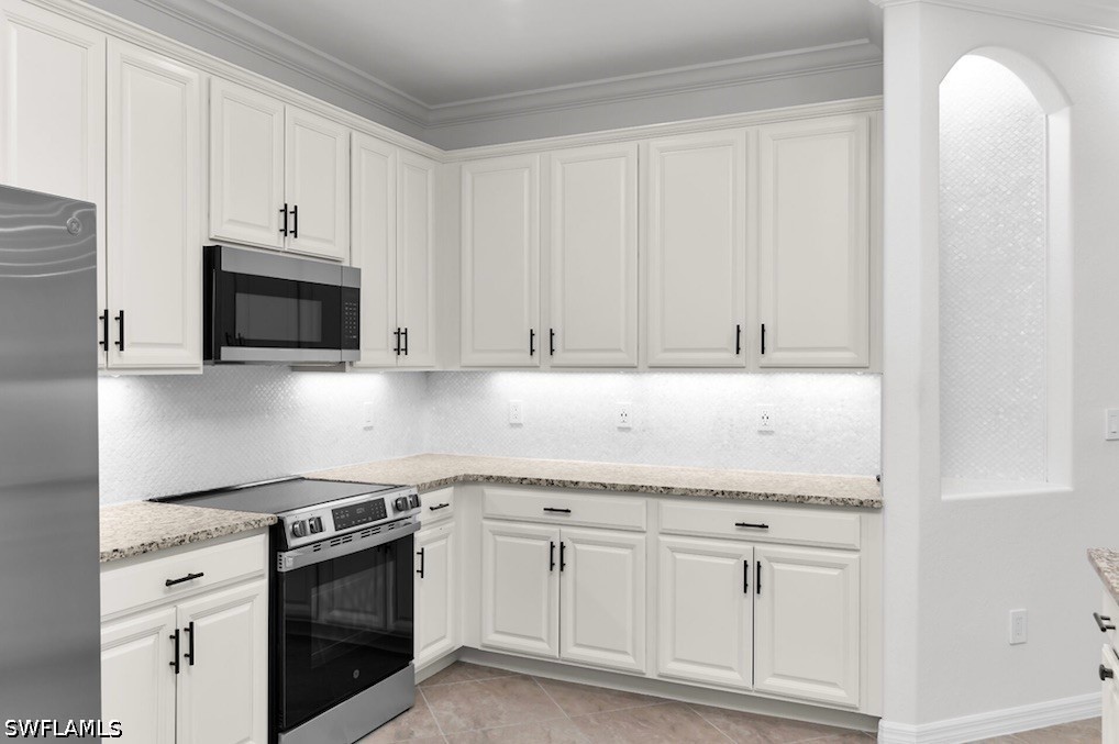 4 Bed SingleFamilyResidence for Sale in Naples, photo 15