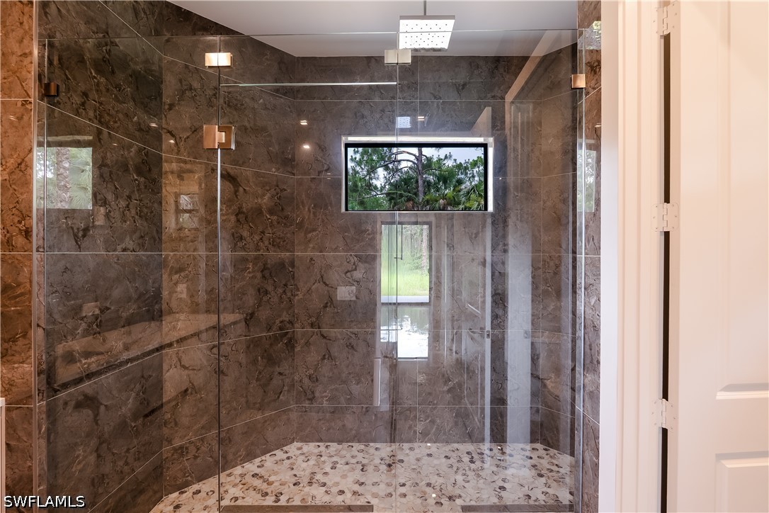 3 Bed SingleFamilyResidence for Sale in Naples, photo 15