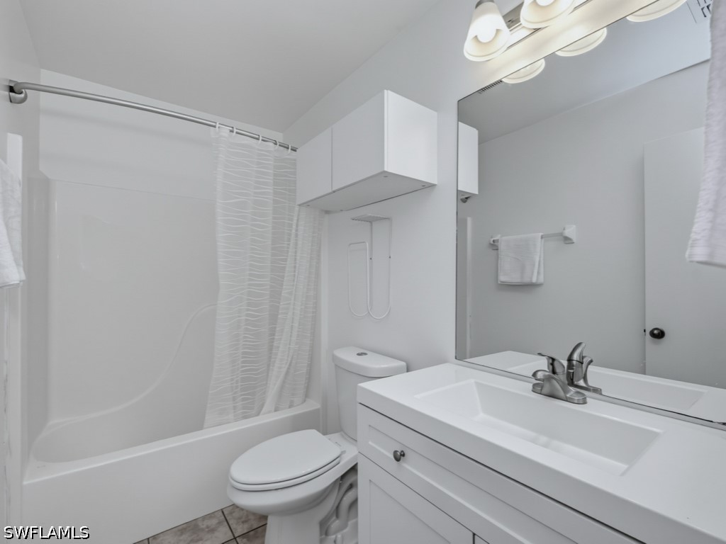 4 Bed SingleFamilyResidence for Sale in Naples, photo 15