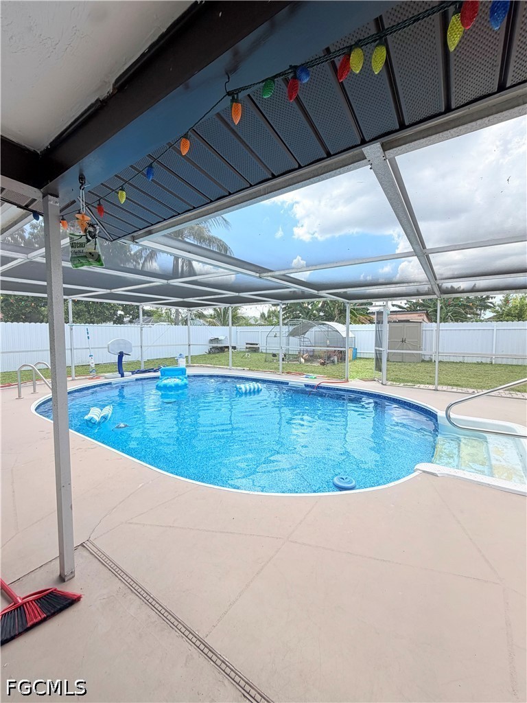 3 Bed Pool Home for Sale in Cape Coral, photo 15
