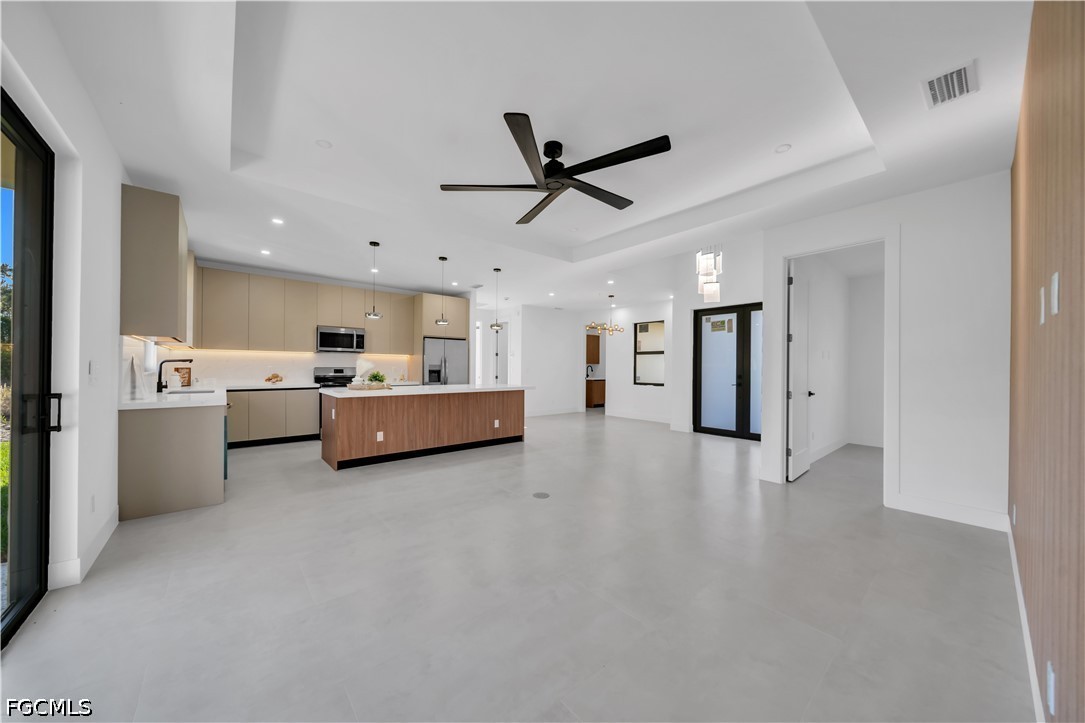 4 Bed SingleFamilyResidence for Sale in Lehigh Acres, photo 15