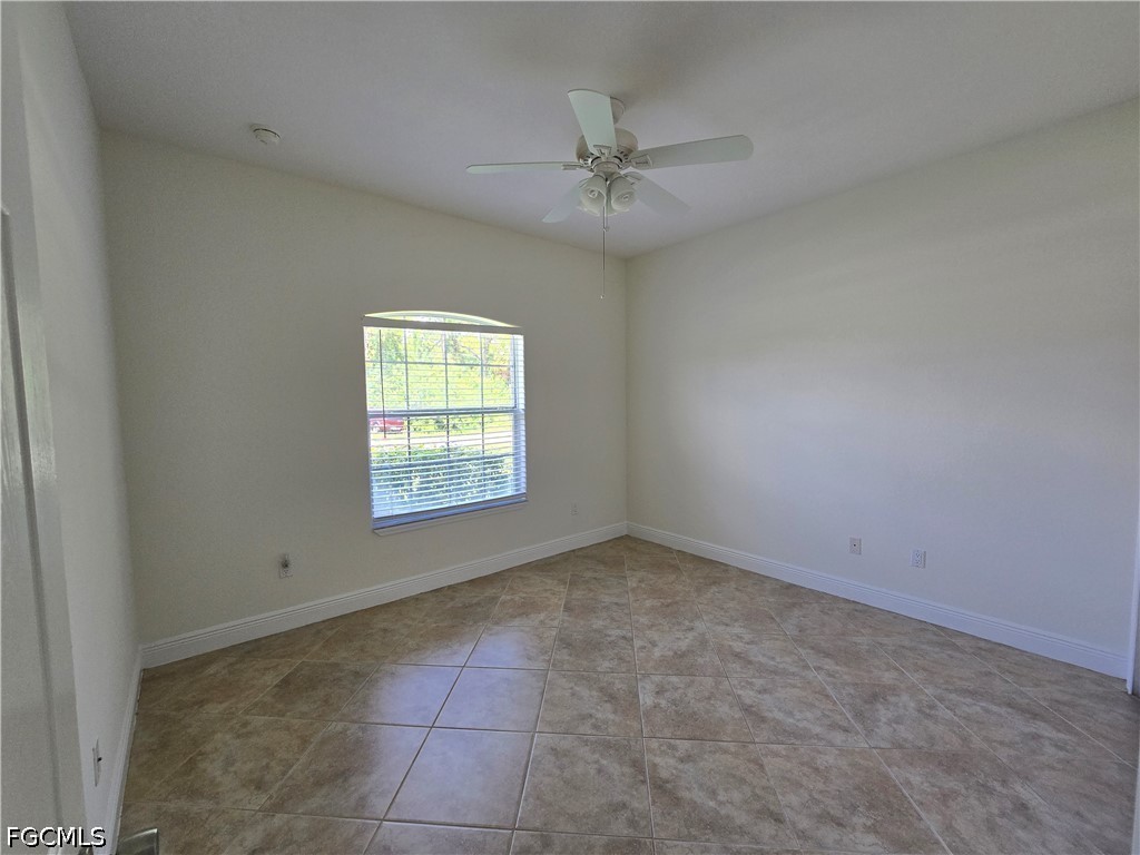 3 Bed SingleFamilyResidence for Sale in Lehigh Acres, photo 15