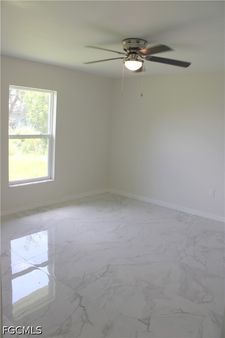 6 Bed Duplex for Sale in Lehigh Estates, photo 15