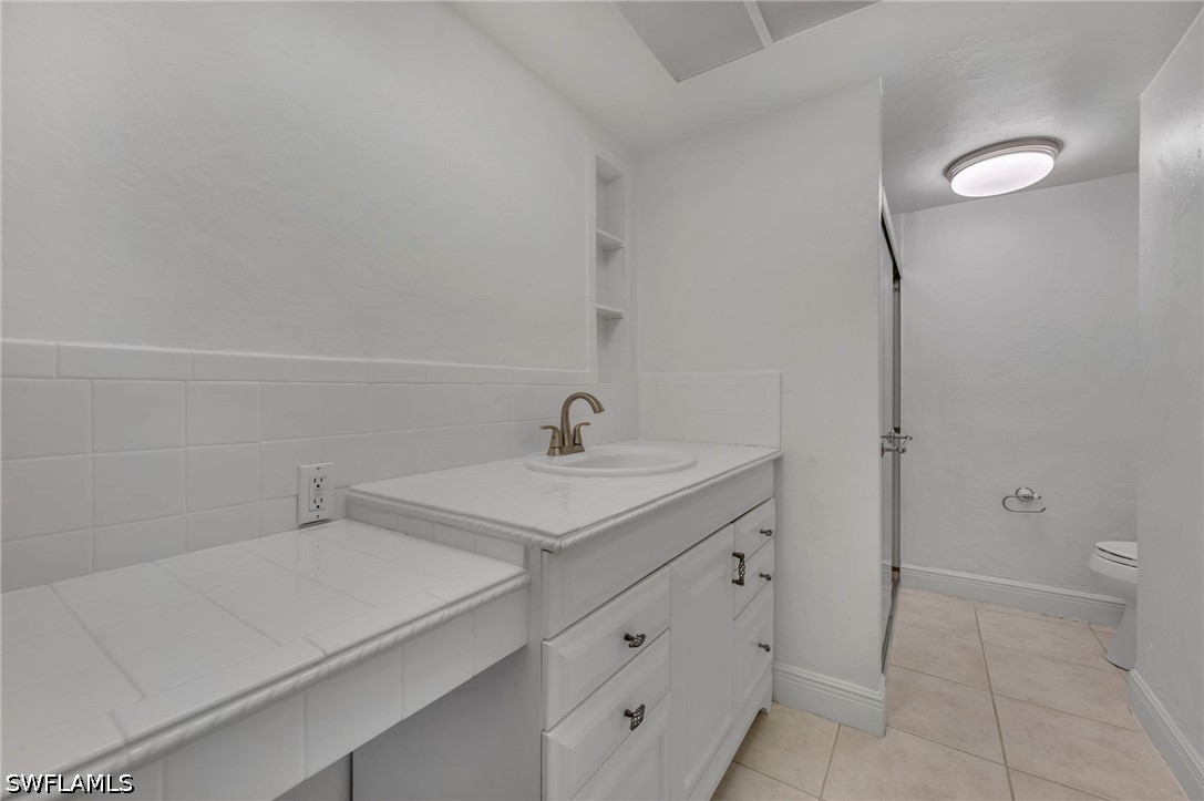 3 Bed Pool Home for Sale in Moorings, photo 15