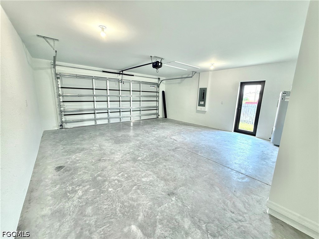 3 Bed SingleFamilyResidence for Sale in Cape Coral, photo 15