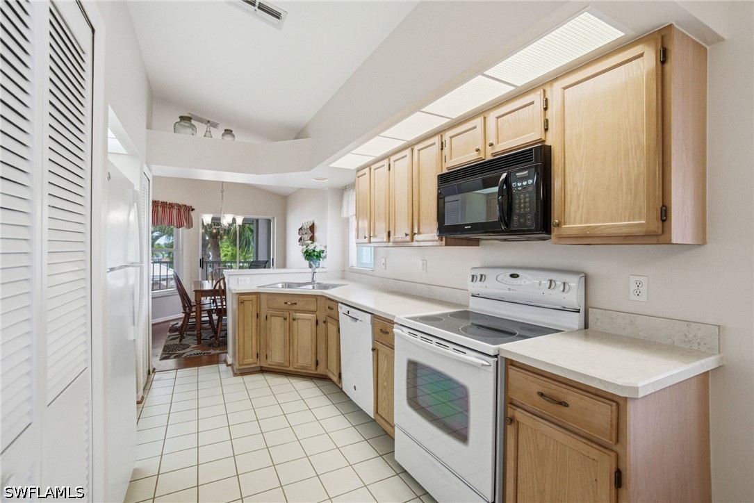 2 Bed Condominium for Sale in Bermuda Cays, photo 15