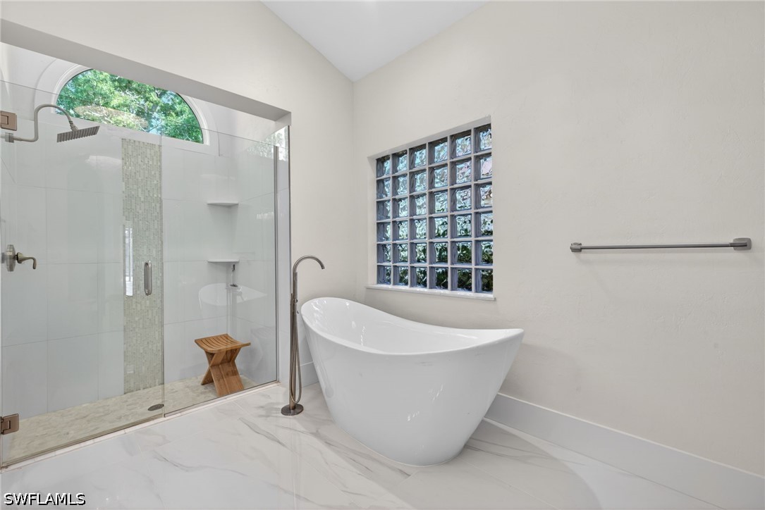 4 Bed Pool Home for Sale in Monterey, photo 15
