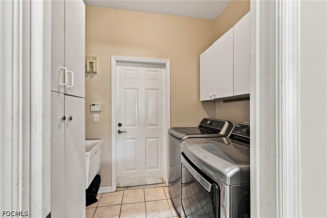 4 Bed SingleFamilyResidence for Sale in Cape Coral, photo 15