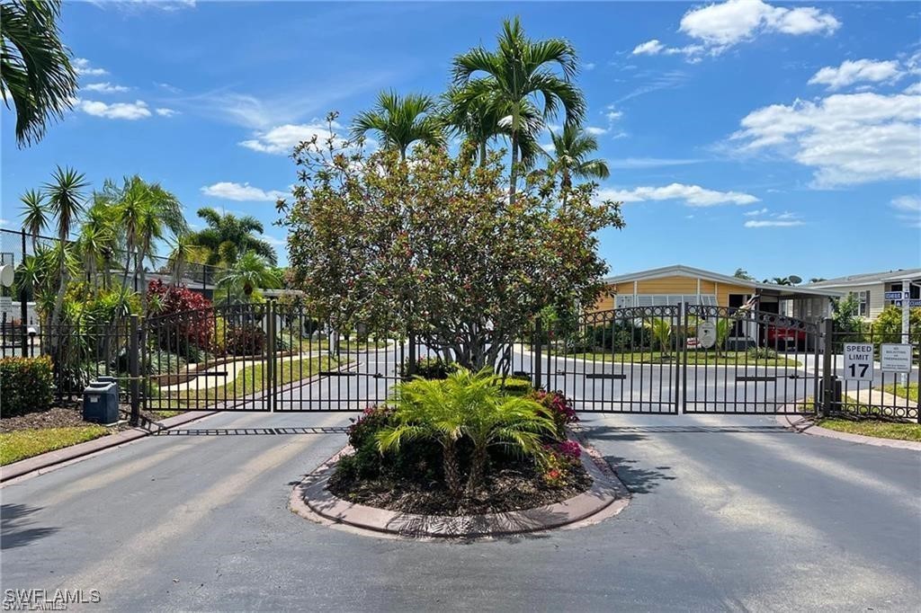 2 Bed ManufacturedHome for Sale in Naples, FL, $208,000 — photo 16