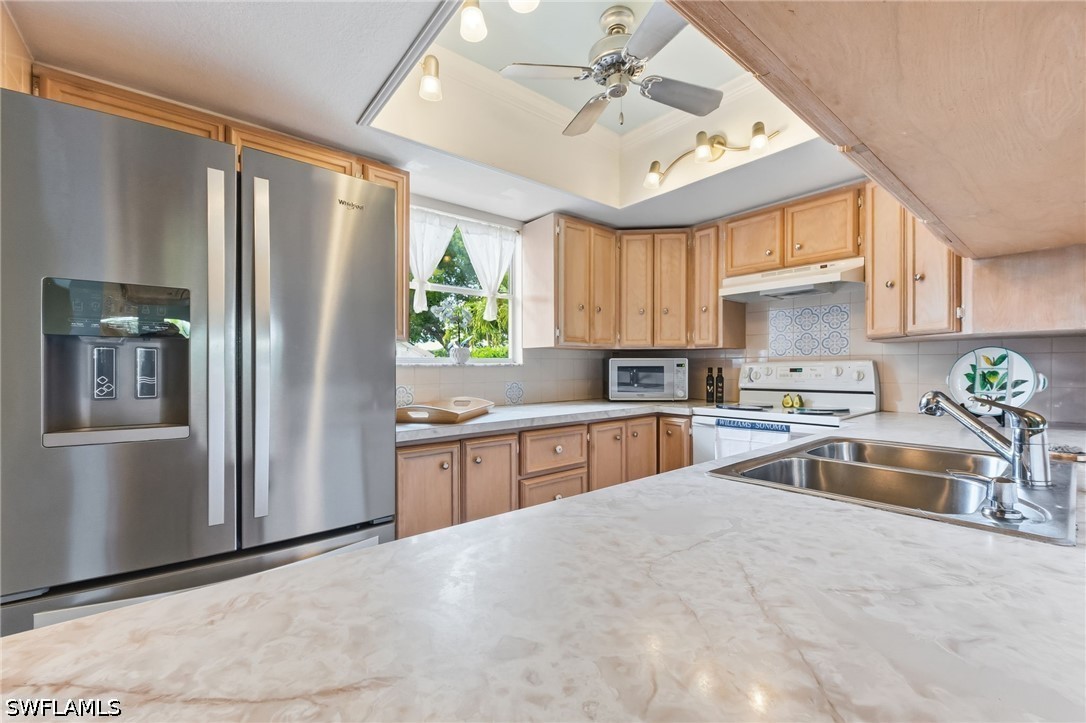 2 Bed Attached for Sale in Estero, photo 16