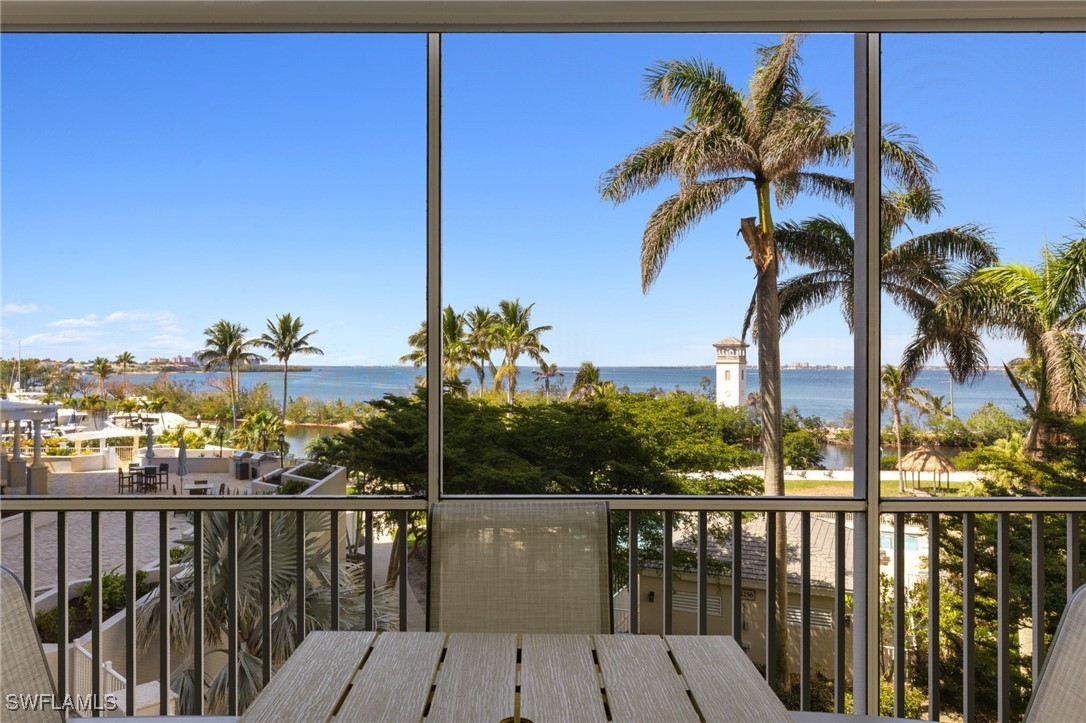 4 Bed Waterfront Home for Sale in Fort Myers, FL, $1,499,000 — photo 16