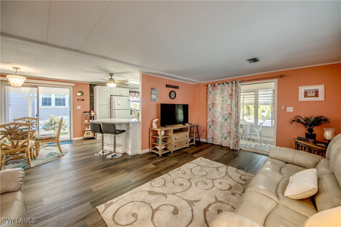 2 Bed ManufacturedHome for Sale in Pine Island Cove, photo 16