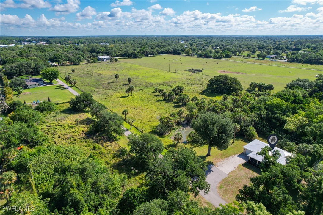 2 Bed SingleFamilyResidence for Sale in Buckingham, FL — photo 16