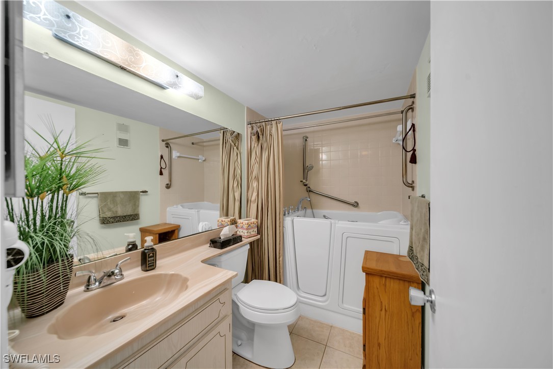 1 Bed Waterfront Home for Sale in Schooner Bay, photo 16