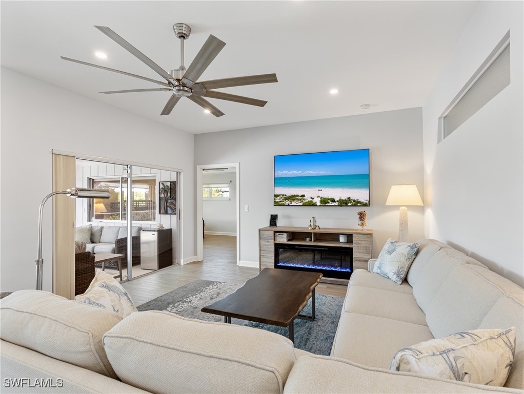 3 Bed Pool Home for Sale in Palm Acres, photo 16