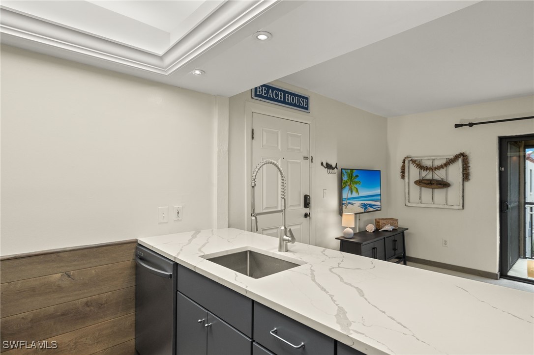 1 Bed Waterfront Home for Sale in Sanibel, photo 16