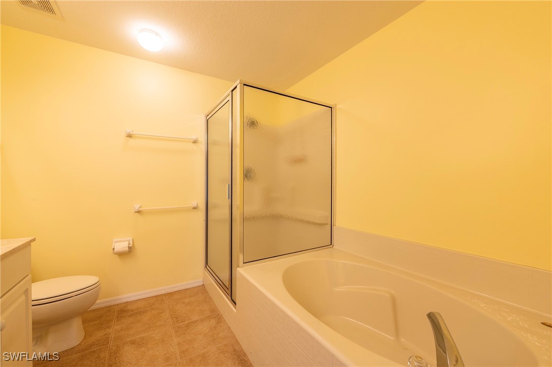 3 Bed Condominium for Sale in Dover Place, photo 16