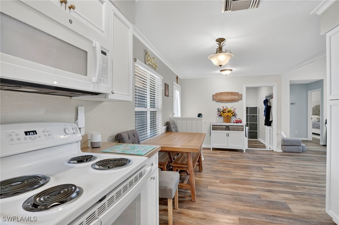 3 Bed SingleFamilyResidence for Sale in Naples, photo 16