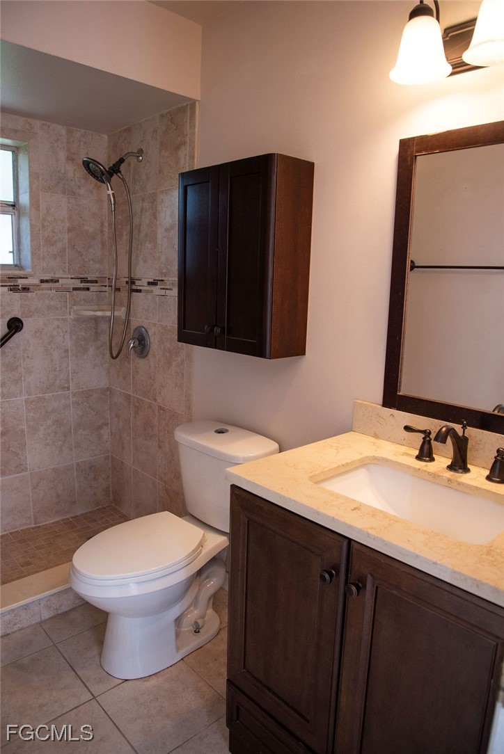 3 Bed SingleFamilyResidence for Sale in Fort Myers, photo 16