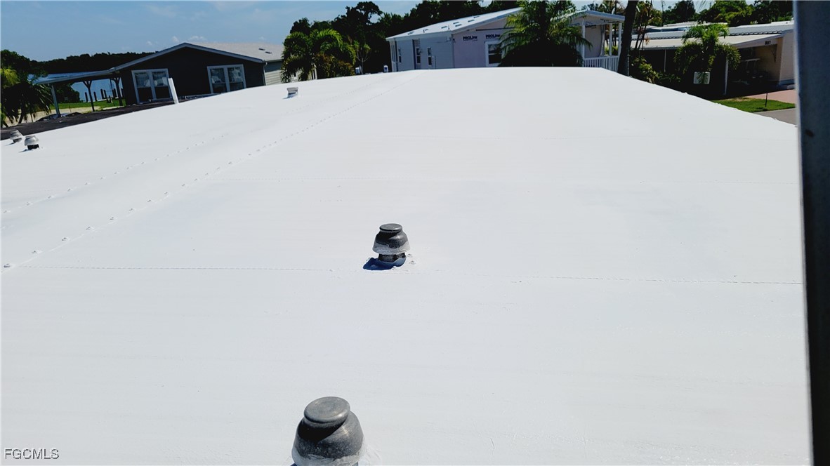 2 Bed ManufacturedHome for Sale in Fort Myers, photo 16