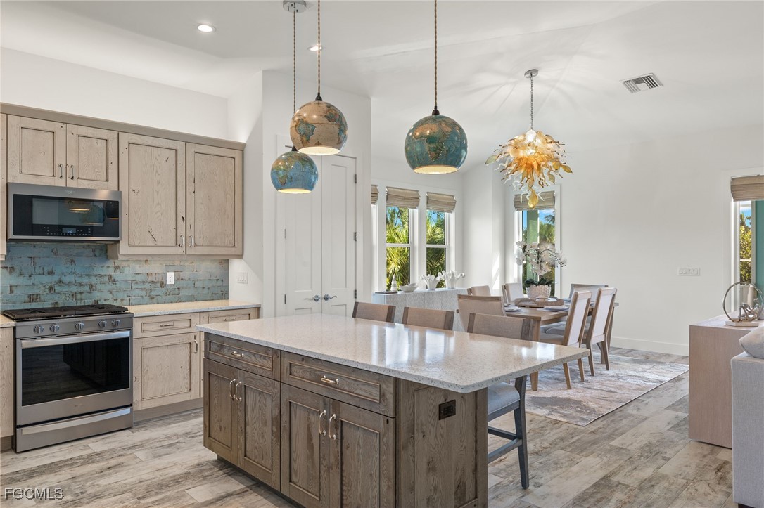 3 Bed Pool Home for Sale in Castaway Estates, photo 16
