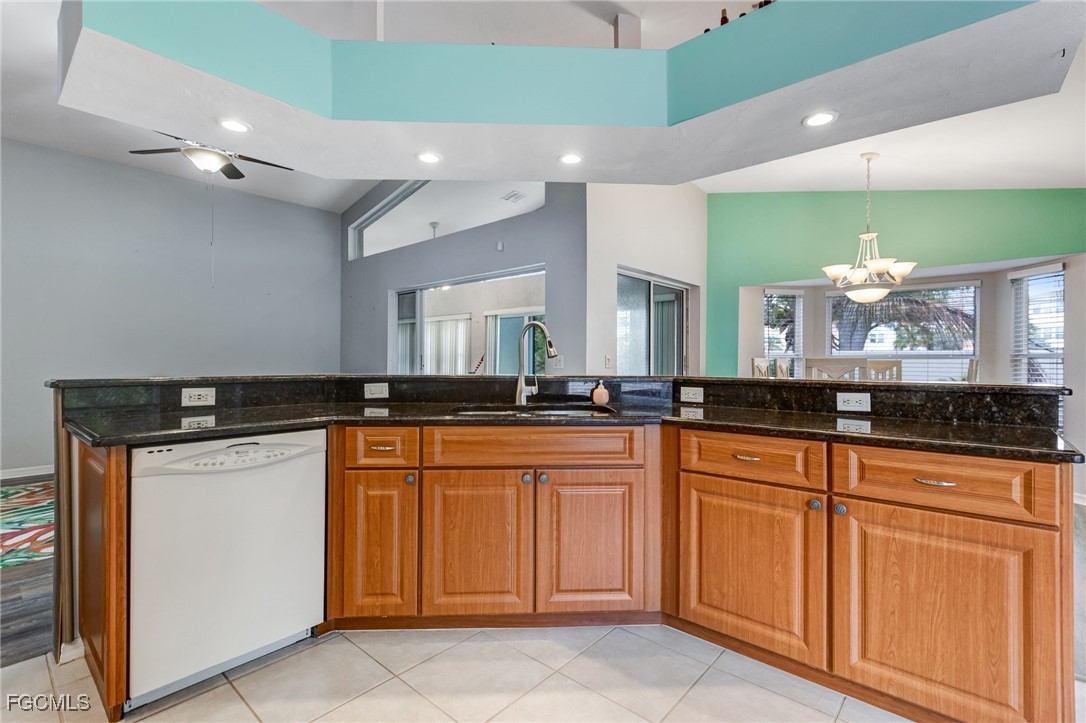 3 Bed SingleFamilyResidence for Sale in Fort Myers, FL — photo 16