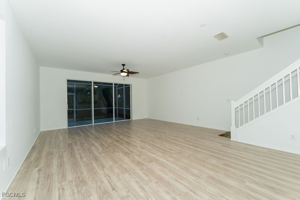 3 Bed Townhouse for Sale in Lakewood Village, photo 16