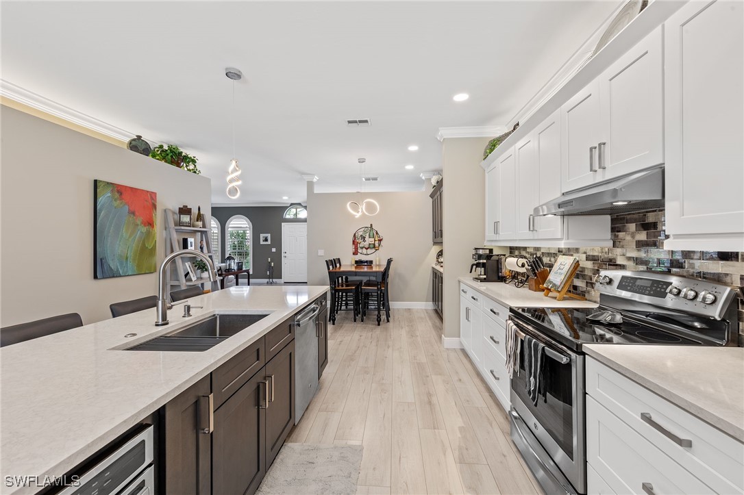 4 Bed Pool Home for Sale in Stoneybrook, photo 16