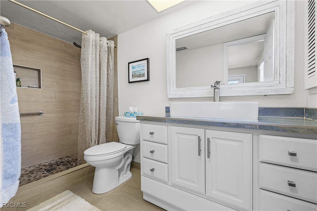 3 Bed SingleFamilyResidence for Sale in Captains Cove, photo 16