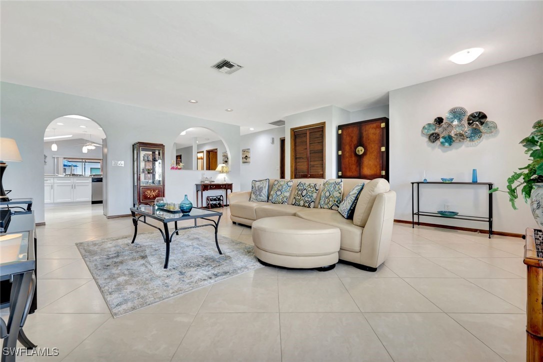 3 Bed SingleFamilyResidence for Sale in Naples, photo 16