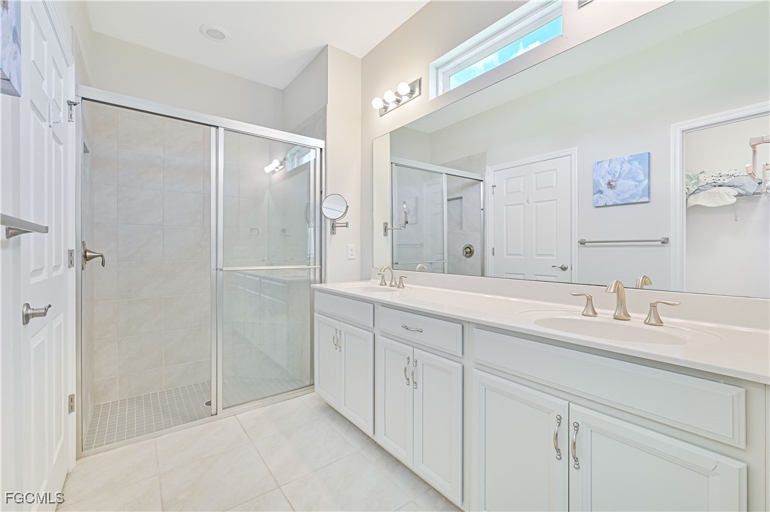 3 Bed Waterfront Home for Sale in Cascades, photo 16