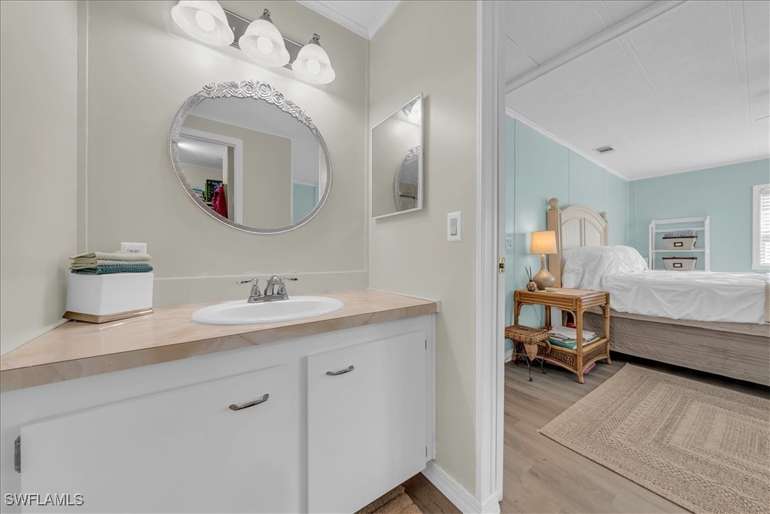 2 Bed ManufacturedHome for Sale in Naples, photo 16