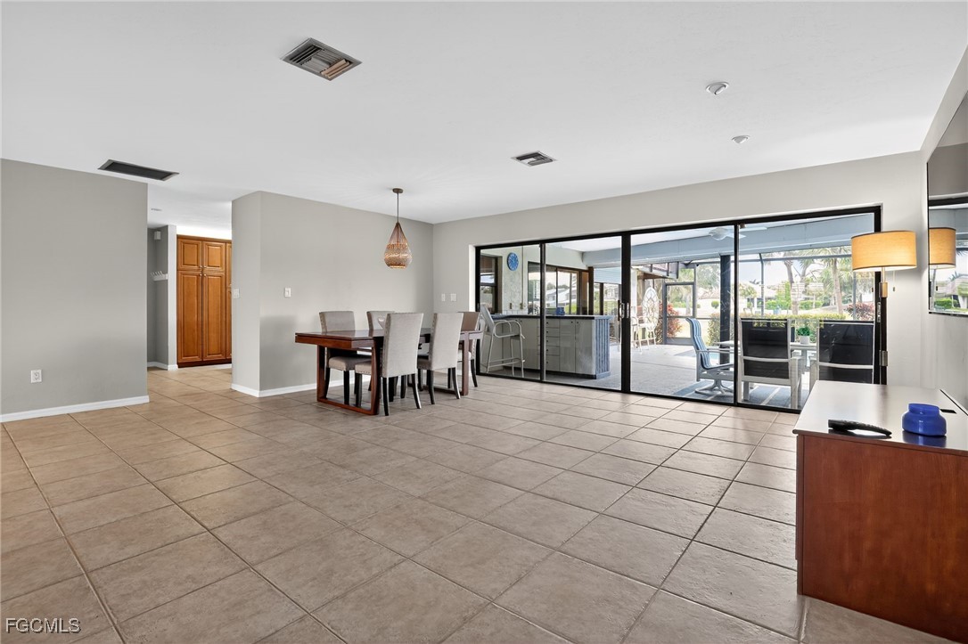 3 Bed Pool Home for Sale in Spanish Wells, photo 16