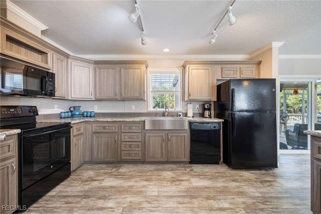 3 Bed Pool Home for Sale in Pioneer Plantation, FL, $399,900 — photo 16