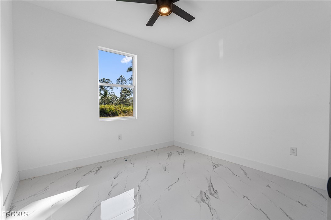 4 Bed SingleFamilyResidence for Sale in Lehigh Acres, photo 16
