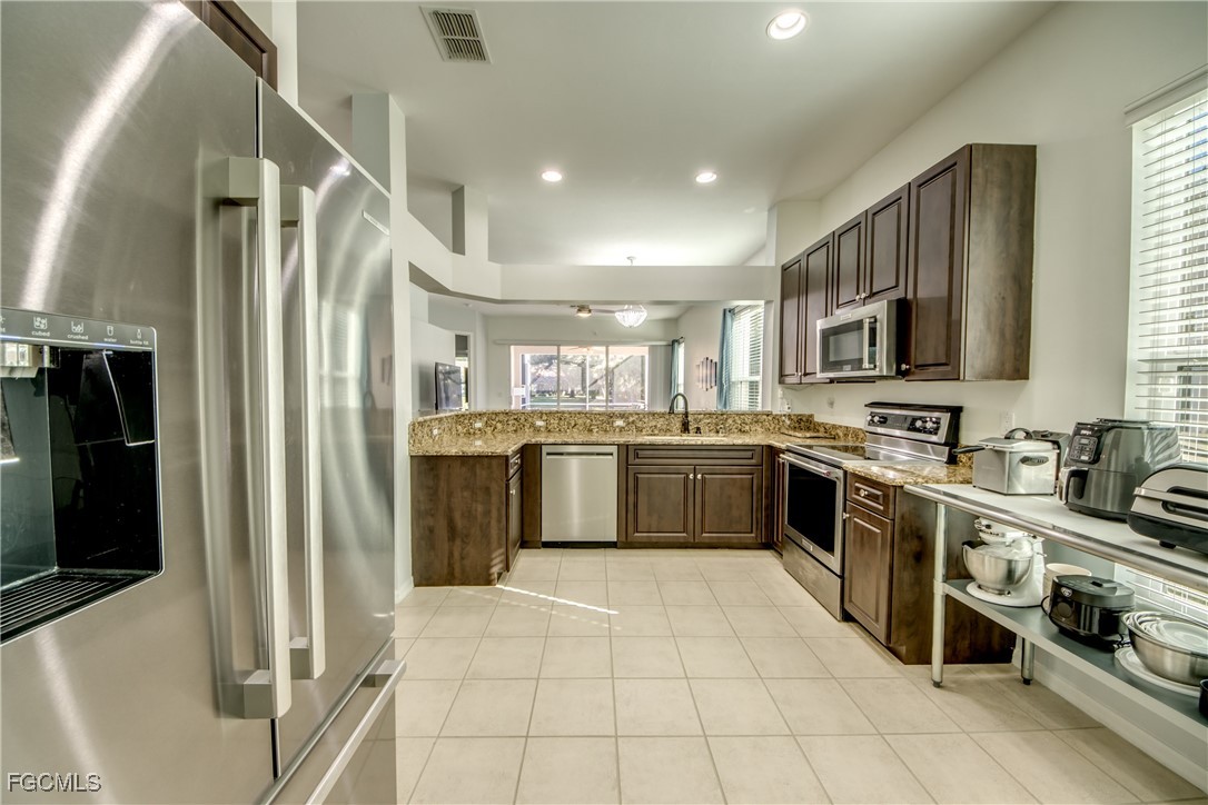 3 Bed Waterfront Home for Sale in Fort Myers, photo 16