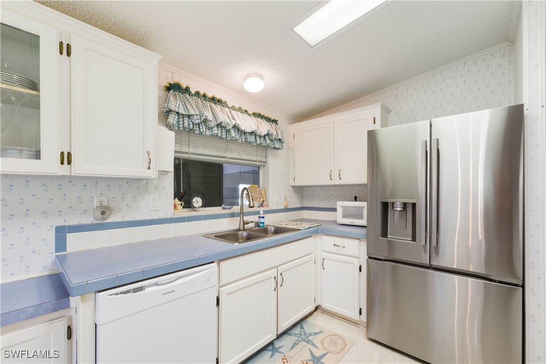 2 Bed Waterfront Home for Sale in Riverwood, FL, $312,000 — photo 16